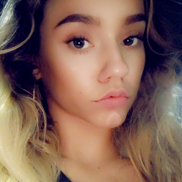 Meet your Posher, Meleah - Picture 2 of 3